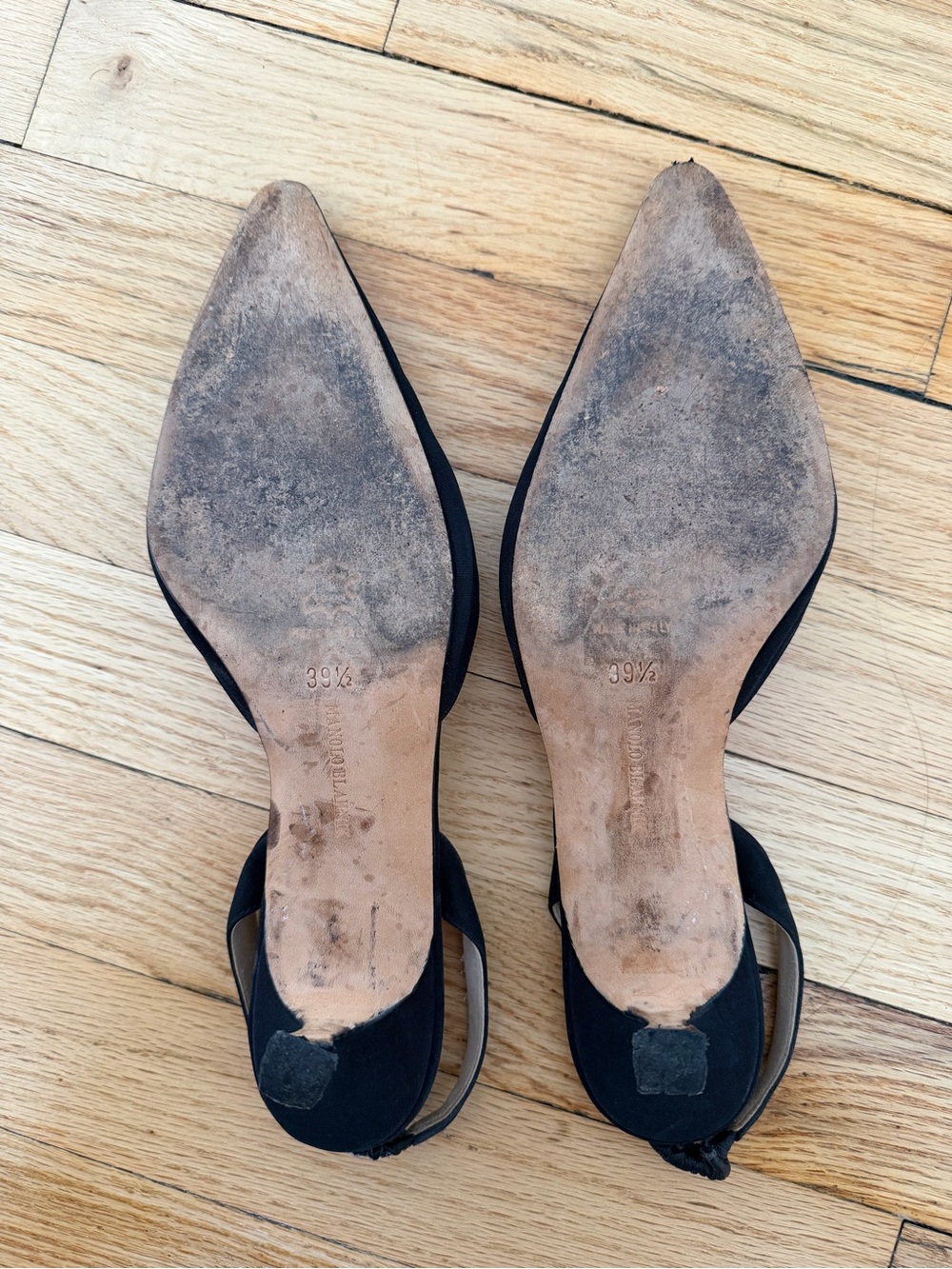 Manolo Blahnik Carolynne Kitten-Heel Halter Pump - Picture 4 of 6